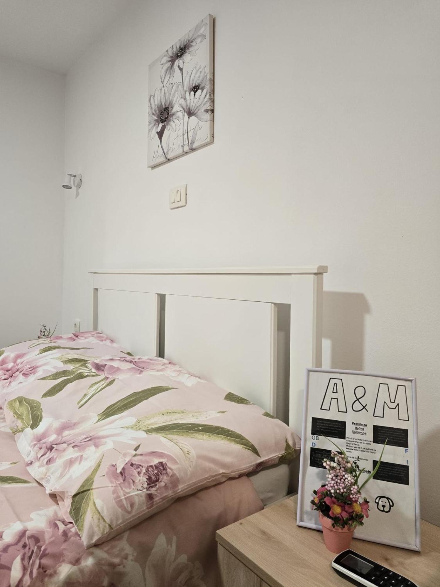 A&M Studio Apartman โอโทชาส ภายนอก รูปภาพ