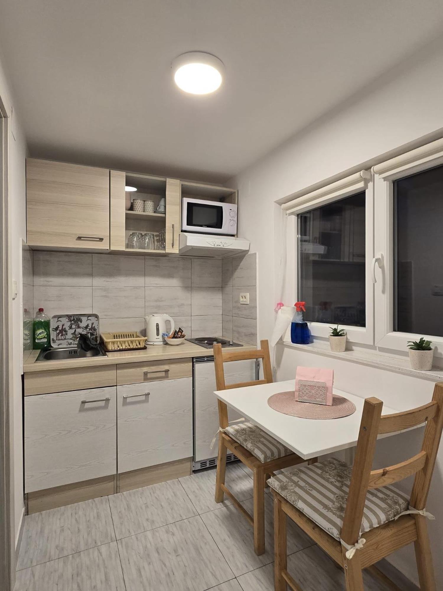 A&M Studio Apartman โอโทชาส ภายนอก รูปภาพ